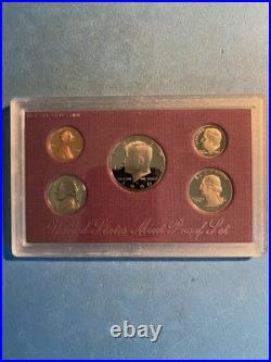 Estate Sale- 24 Unc. US Mint Sets-2 US Proof Sets 1979, 1980, 1999, 2000-2006 Estate Sale- 24 Unc. US Mint Sets-2 US Proof Sets 1979, 1980, 1999, 2000-2006